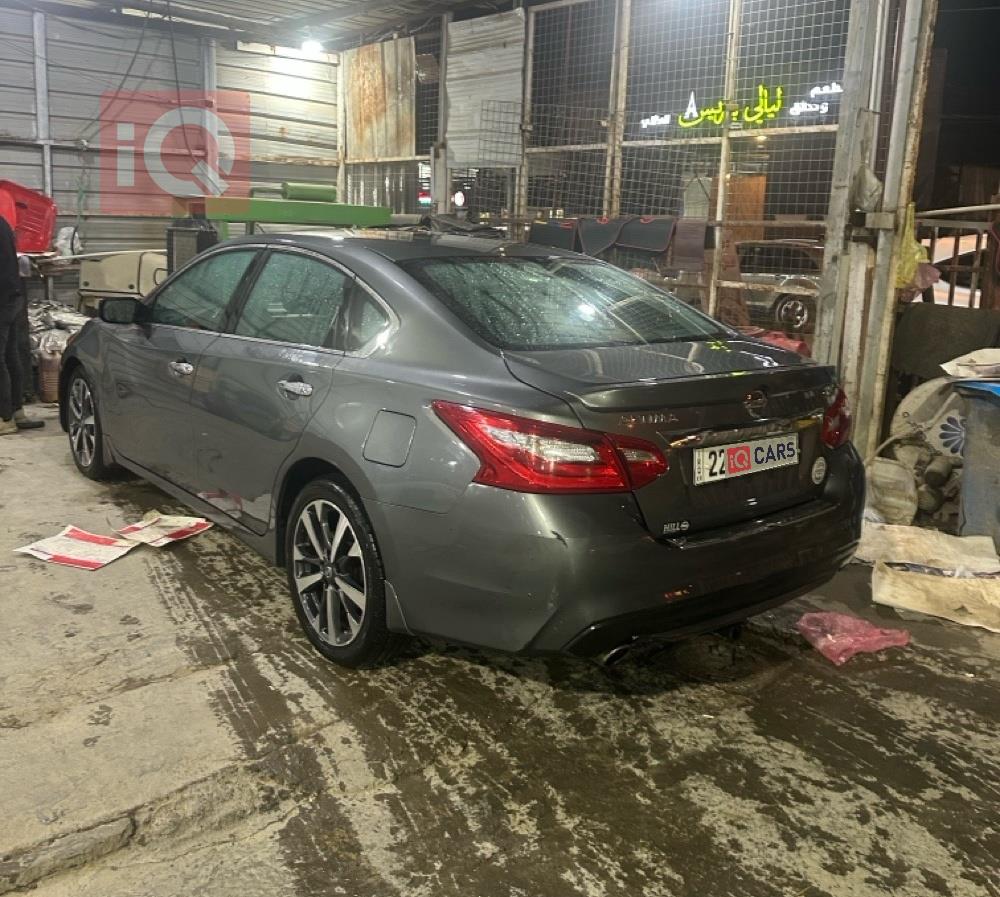 نيسان ألتيما